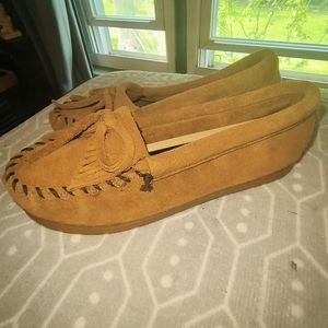Girls Minnetonka Tan Suede Moccasins Sz 1.